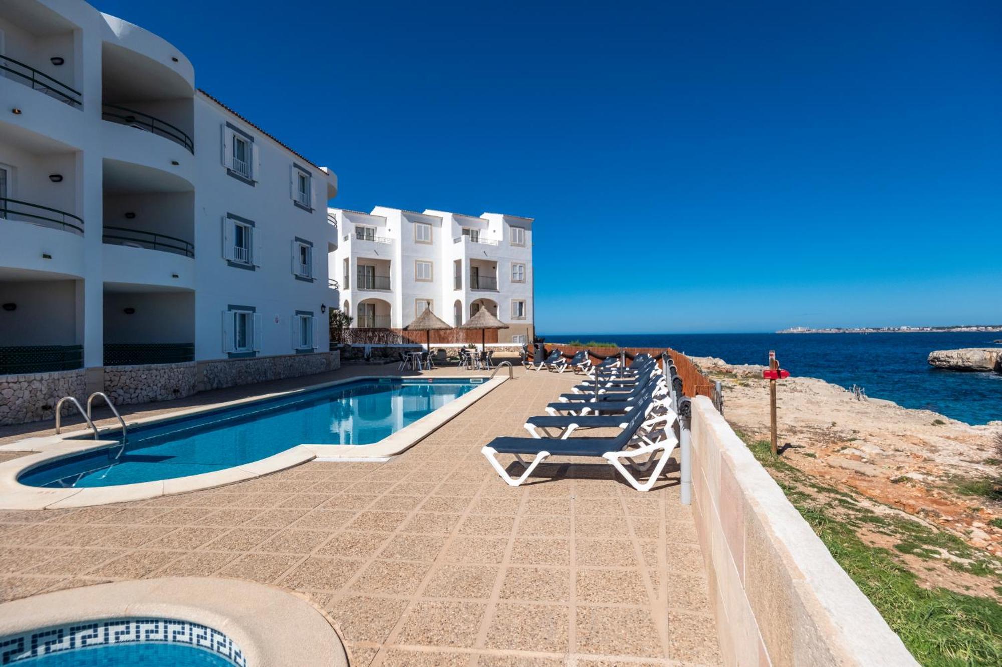 Apartamentos Sol Ponent Cala Blanca  Exterior foto