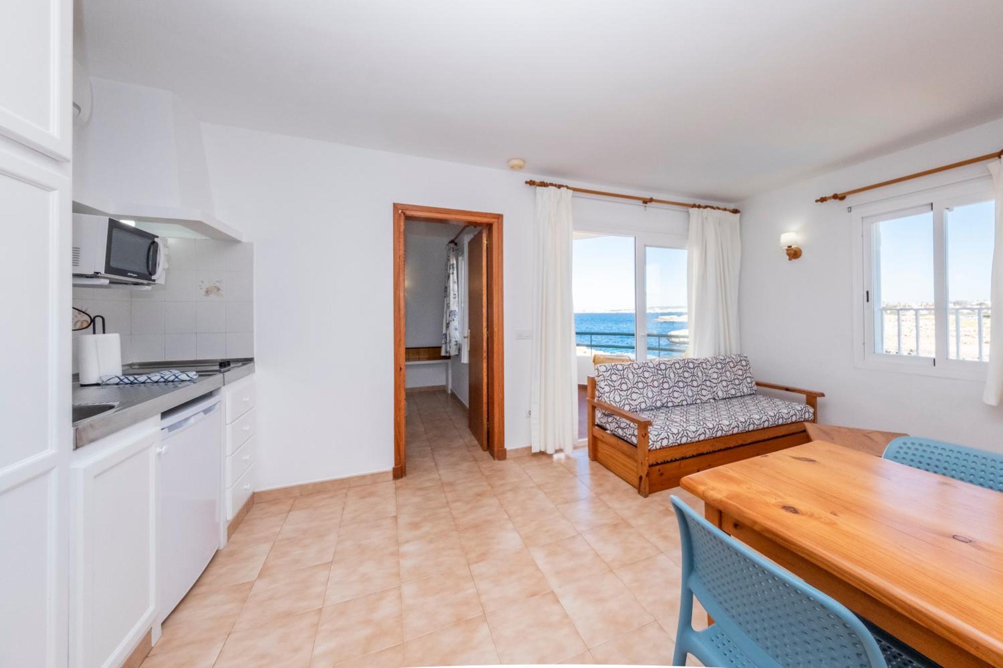 Apartamentos Sol Ponent Cala Blanca  Exterior foto